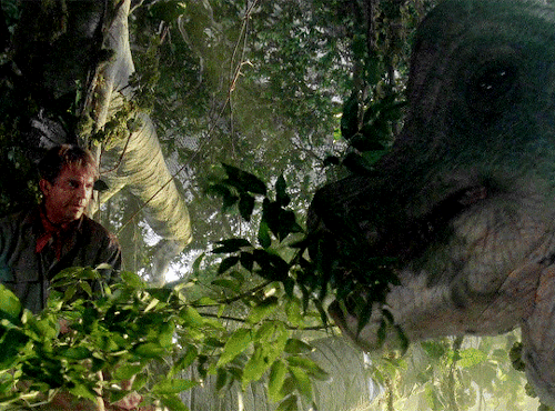 JURASSIC PARK(1993) Dir. Steven Spielberg"Just Think Of It As... Kind Of A Big Cow."
