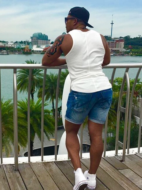 thickumsandthangs21:  GOT DAMN! All Dat Ass…