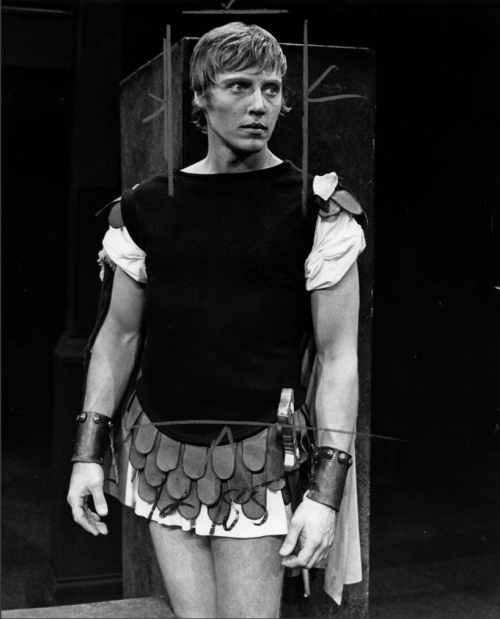 skeleton-richard: lovehopeandconfusion: Christopher Walken portrays Marc Antony in the 1969 Old Glob