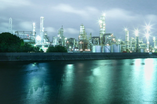 Chemical Plants at Night in Yokkaichiせっかく四日市のホテルに泊まったので、最寄りの工場夜景スポットに行ってきました。川崎より好きかも♡location： 三重県四