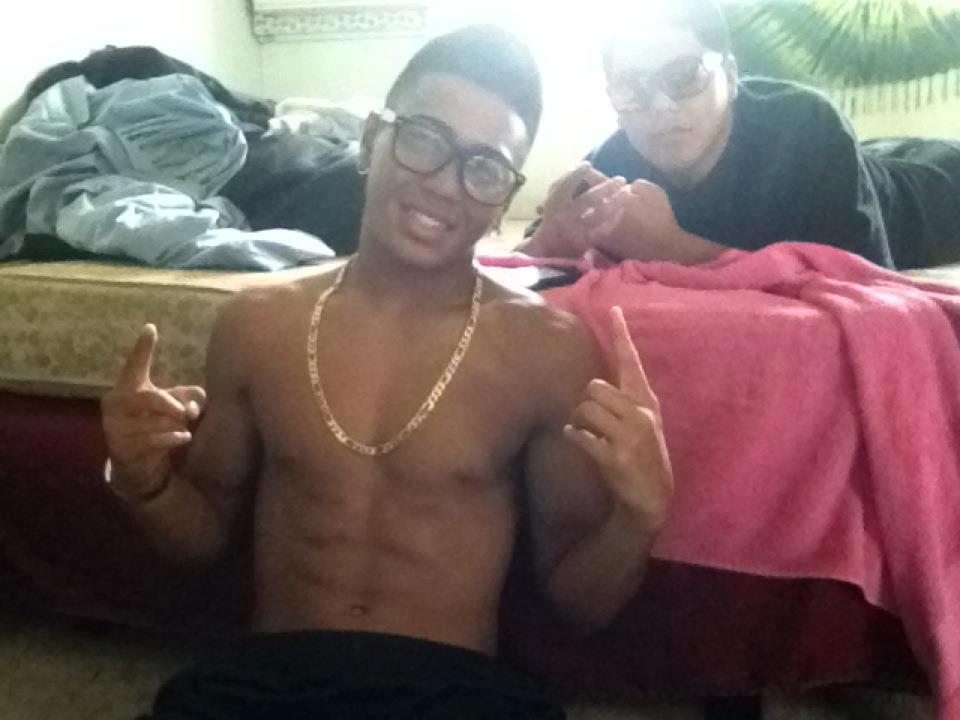 yungdisaster:  Hawaiian boy exposed 