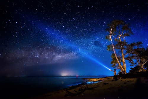 b3autyl0ver:  500px / Photo “Light Saber & Milky Way” by Esmar Abdul       