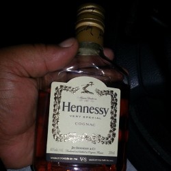 Im parked so settle down. #Henny #Hennessy