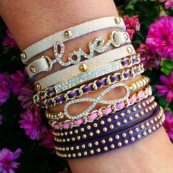 odeiorotulos:  Pretty bracelets 👸 #fashionsaid