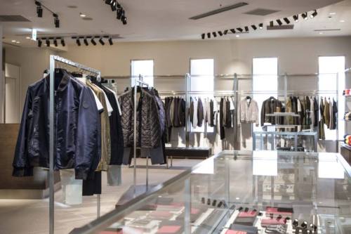 ダンヒル 木製ハンガー （dunhill Roppongi POP-UP BOUTIQUE