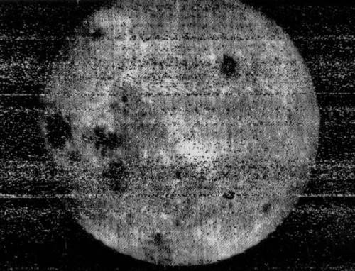 First image of the far side of the moon,
take by Soviet spacecraft Luna 3
October 1959