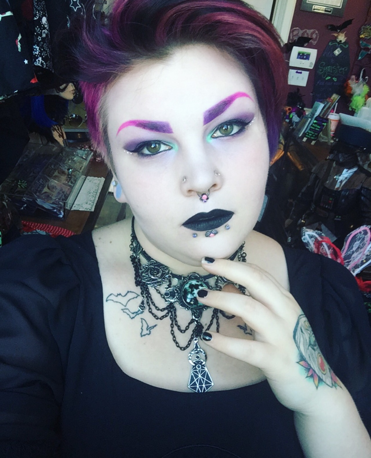 queeringthewitch:  🌒🌑🌘 [they / them] 
