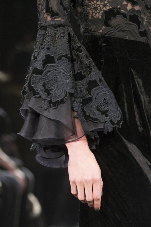 alwayssaltymiracle:  Badgley Mischka Fall 2017 New York Fashion Week Details