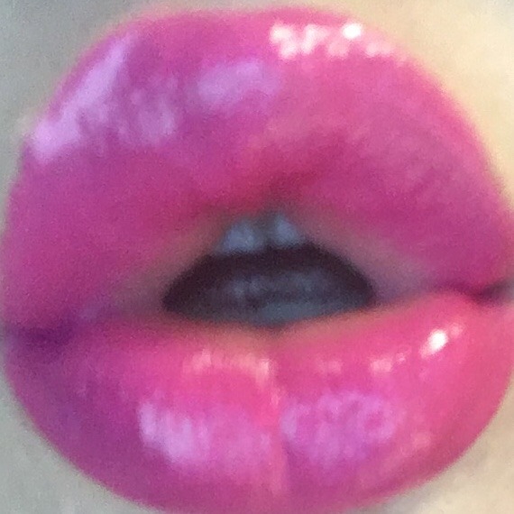 pink-doll-lips:  Buxom’s VaVa Plump in Dare Me w Dior Addict Lip Maximizer in Holo