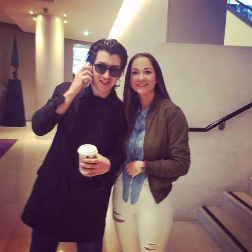 alexturner2005:lmccrystall: So my girlfriend just met Alex Turner. I love Arctic Monkeys so I’m sooo