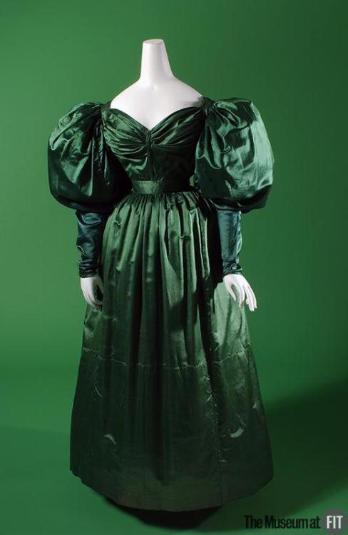 lesmiserablesfashions: Afternoon dress c. 1830 [x]