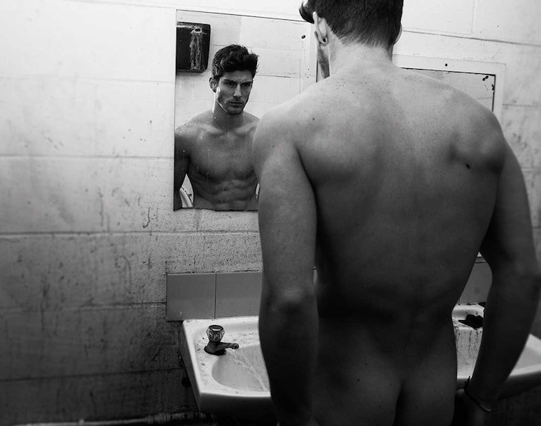 male-celebs-naked:  Ken Bek 3See more here