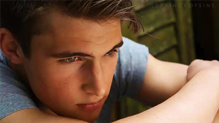 spachetti:  amanthing:  Visit amanthing Hunk Edition Blog With 9 Different Categories