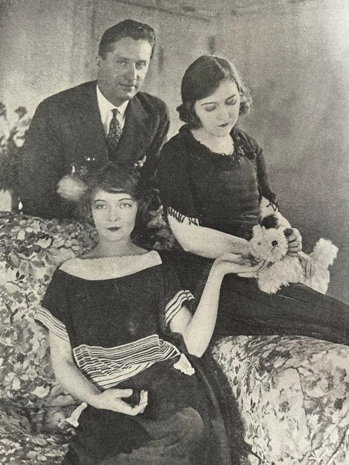 Lillian & Dorothy Gish (& her husband)