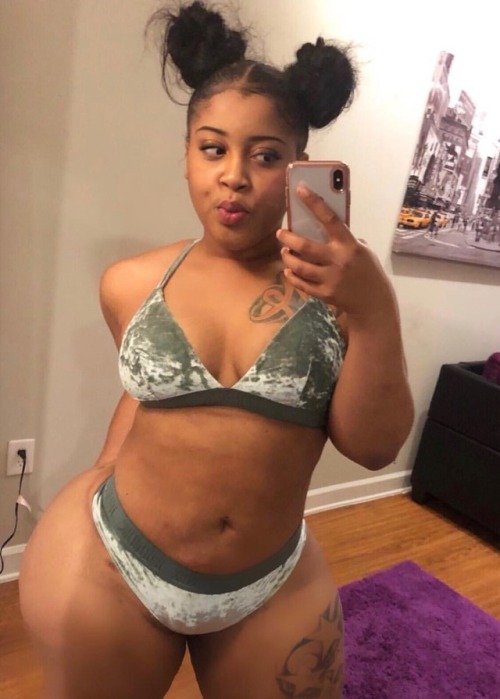 No lie i last no longer than 5 mins beatin off to her while she twerkin, dat ass to soft like jello,