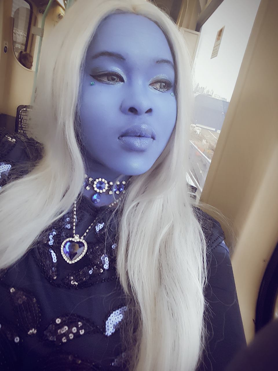 adimikatrendz:  Some pics of my blue diamond cosplay at comic con. Hope you like