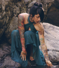 inked-girls-all-day:  Radeo Suicide