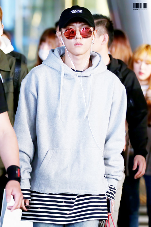 ikon-global:  160508 Donghyuk @ ICN© DOUBLE H | DO NOT edit.