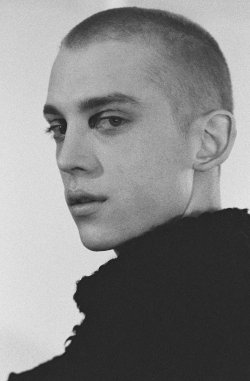 fagunt:Jelle Haen backstage at Proenza Schouler