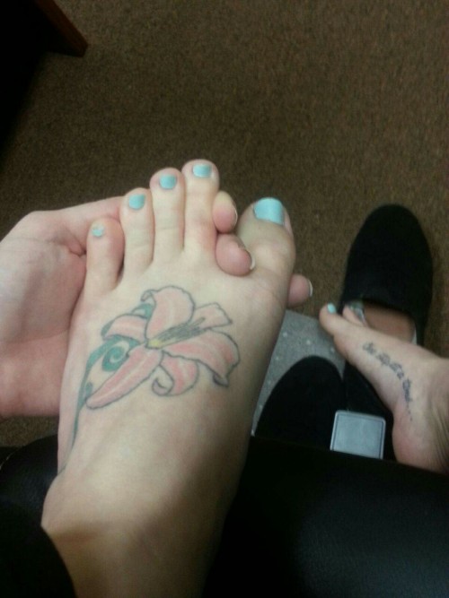 texaschiver381: I love my wife’s feet! They smell so good after wearing those shoes all day. A