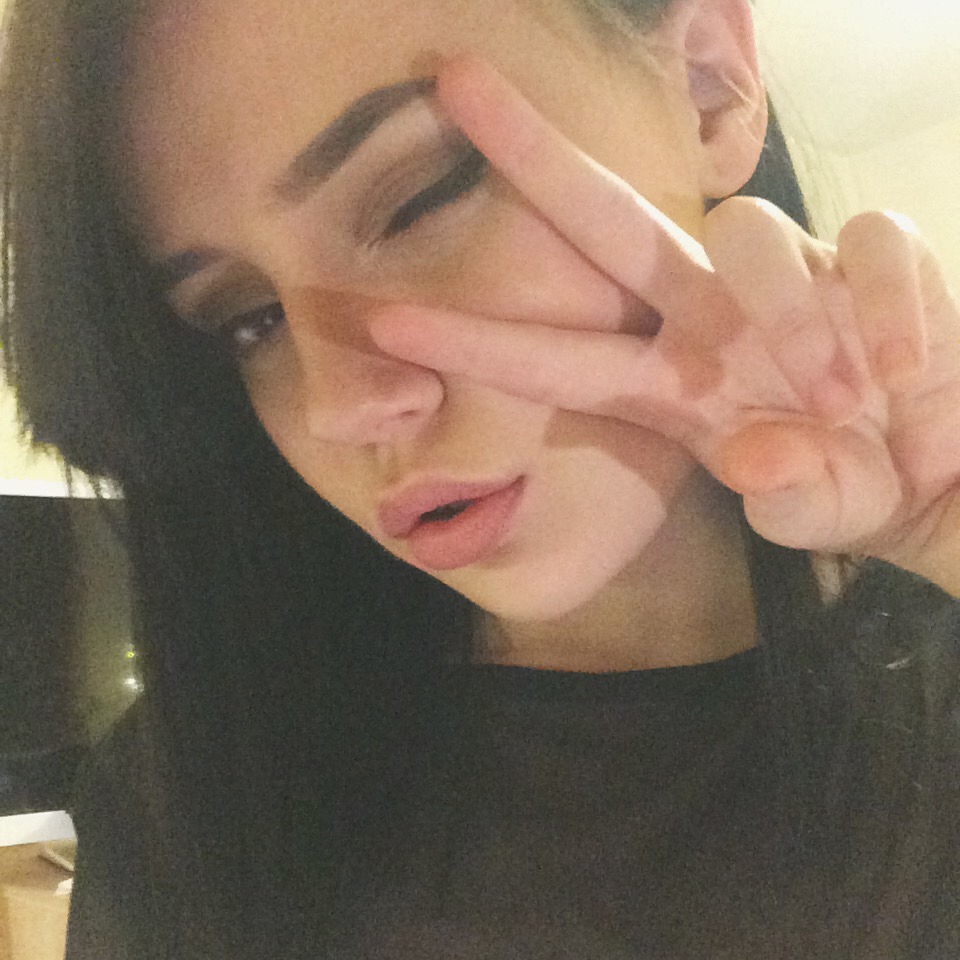 agingb0nes:  Love me