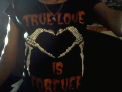  check out the sweet shirt my dad got for me today, it even glows in the dark 8)
