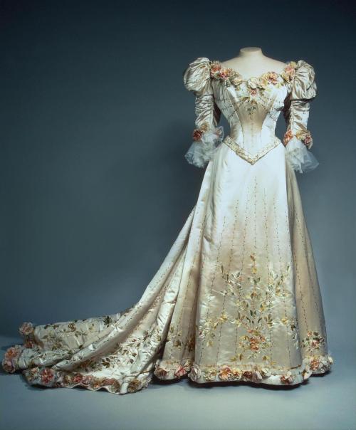 a-hulder:Evening and Ball gowns worn by Tsarina Alexandra Feodorovna, 1890s-1900s