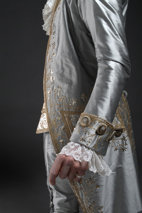 moika-palace:duchessofpowderedwigs:Some 18th century outfits from 1760s to 1790s. This is gorgeous.C