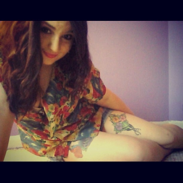 Is it summer yet ? 🌺💜🌴 #tattoos #brownhair #floral #vintage #thriftstore