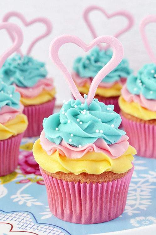    www.cupcakesadiario.com/cursos/876-curso-decoracion-de-cupcakes.html