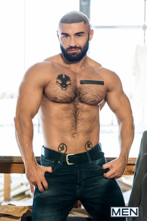 beardburnme:Francois Sagat