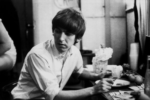 dicllonius: beatlesphoto: George Harrison 1964 George “sandwiches” Harrison