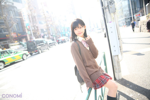 model：みぃーみ学年：中学3年出身地：東京都好きなことば：思いやり将来の夢：モデルさん■coordinate(スタイリング：制服アワード事務局 小笠原)カーディガン：6,696円スカート：10,5