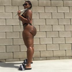 thequeencherokeedass:  Join my onlyfans.com/cherokeedass