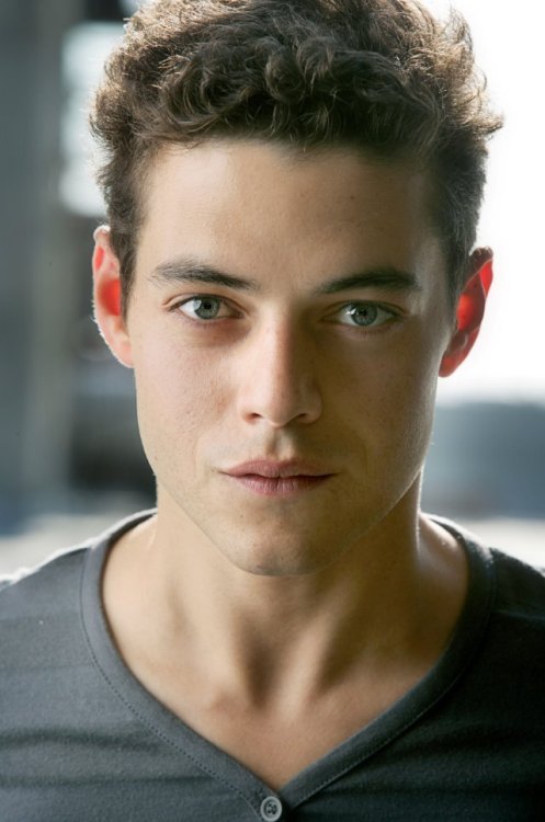 RAMI MALEK GIF HUNT (110)Please like/reblog if you use these gifs. Posts that I see several likes/re