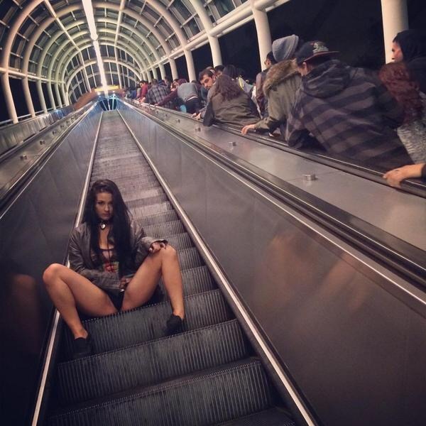 impervertednic:  pumpy2000:Just Katrina being Katrina 😂 She’s so cool 😎😍❤