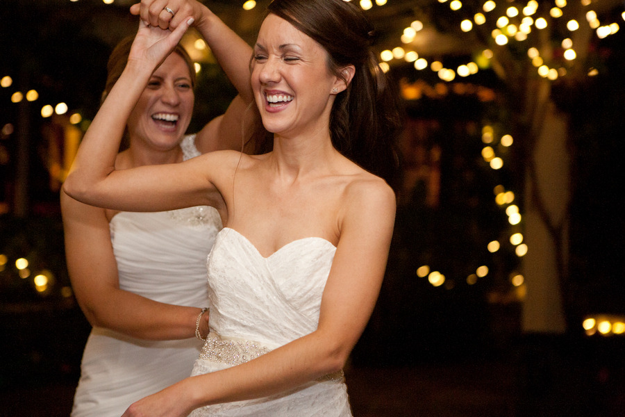 lesbiansilk:  Carlyn &amp; Rachel wedding by 4realequalityweddings 