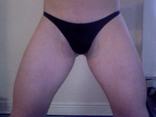 austhong:  Black muscleskins under tight black jeans for a night out ;-)  All guys should wear a thong under your jeans.