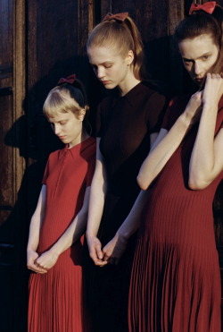 moldavia:  Albane Lamoril, Hanna Wahmer, Carla Gebhart in Novembre Magazine Spring 2012 by Estelle Hanania 