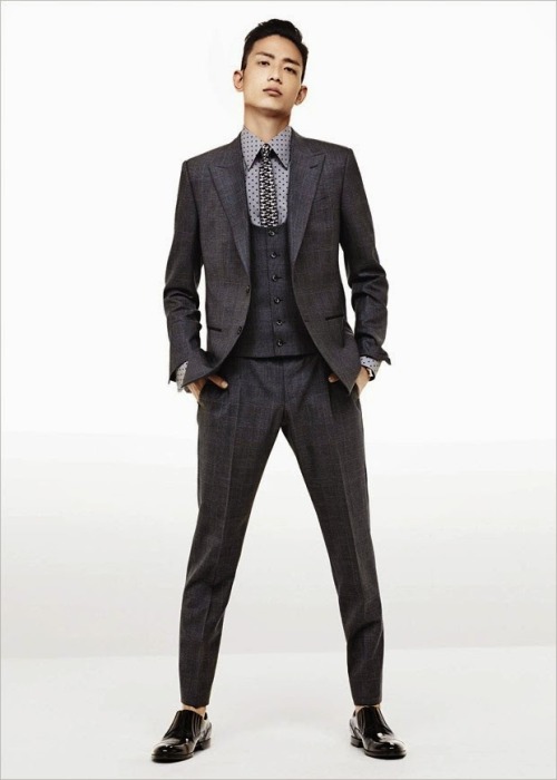 death-by-dior:global-fashions:  Sung Jin Park - DOLCE & GABBANA S/S 2015 LOOKBOOK#sungjinpark #dolce&gabbana #menswear #fashion  X