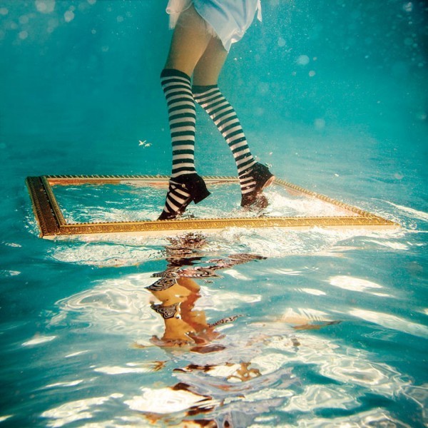 showslow:  Alice in Waterland by Elena Kalis 