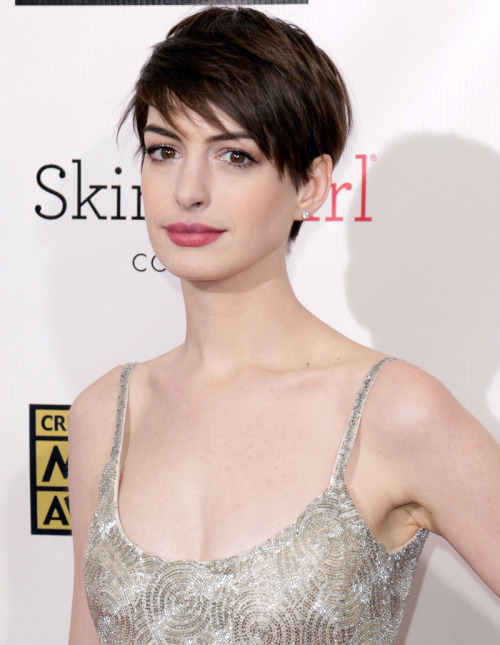 hottestcelebrities:  Anne Hathaway