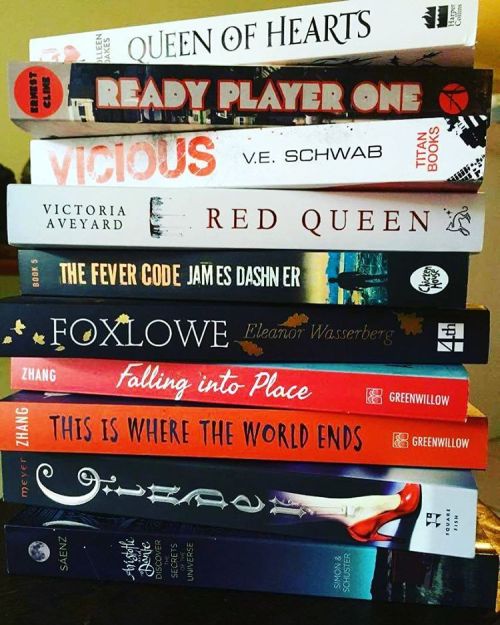 Holiday bookhaul - oops? #holiday #queensland #qld #tbr #bookhaul #bookworm #booklove #bookporn #boo