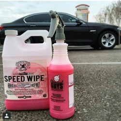 chemicalguys:  We use nothing but quality products on our clients vehicles. vintage speed wipe is a great and safe detailing spray that leaves an amazing shine👌💎 #chemicalguys #speedshine  @onthezone_mobilecarwash
