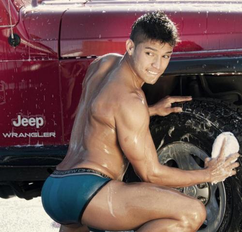 malegalore:  “You bet … I do much more than just washing tyres” 