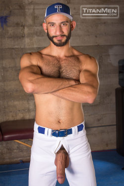 coolsweetfunbouquetme:  sexymaleparts: That’s one thick bat.  Eric Nero @ Titan Men   Follow /  Archive     ricaaaaa