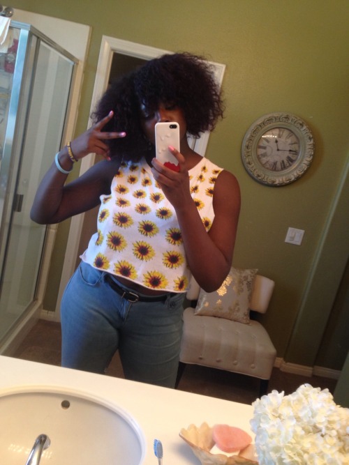 jamaicanamazon:6ft Purple Headed Melanin Goddess.💜