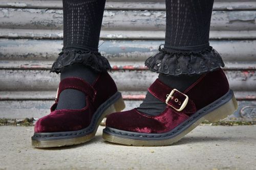 lightningmonkey:ianbrownslovechild:fathersshoes:Doc Marten Red Velvet Mary Janes.NEEDim going to cry