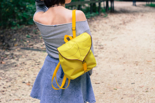 culturenlifestyle:Adorable Leaf Bags by Gabrielle Moldovanyi Budapest-based boutique Leafling Bangs 