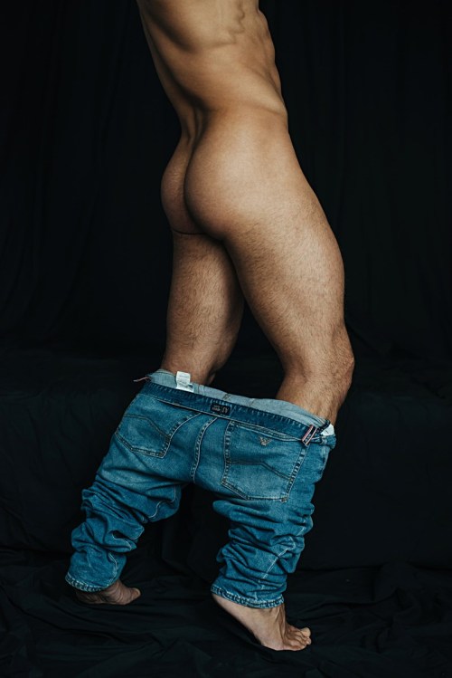 fazmeutipo:  Kirill Dowidoff by Serge Lee adult photos